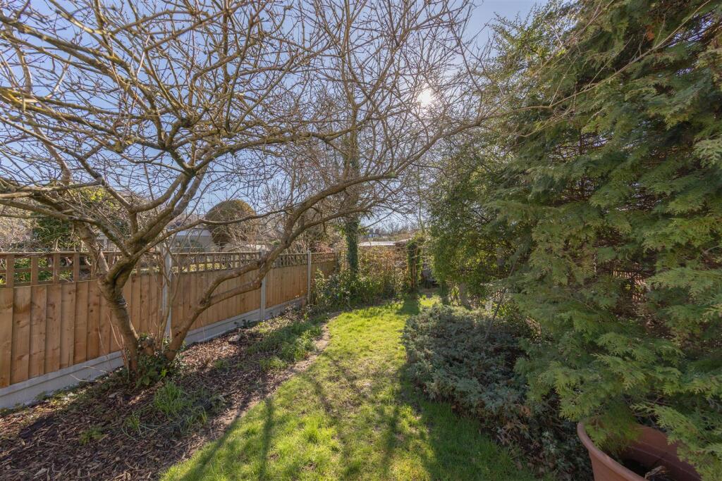 Sheredan Road, E4