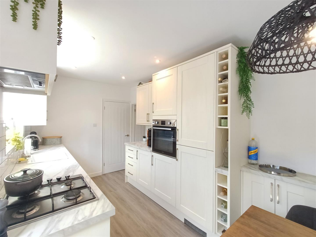 Kitchen3.png