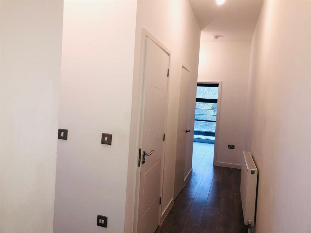 2 Bed two bath flat to rent in Harlow, Maxwellprop
