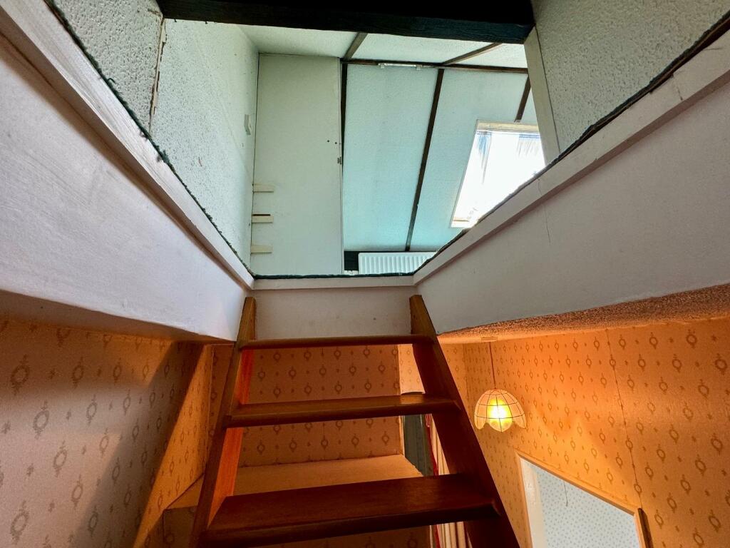 STAIRS TO ATTIC