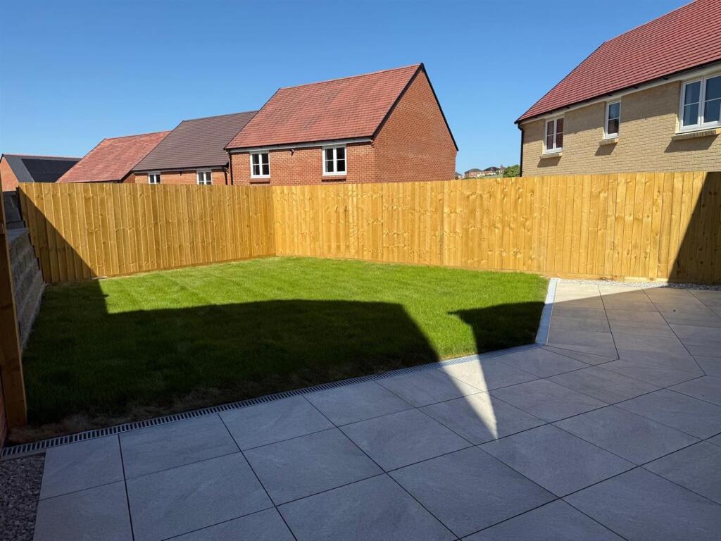 Plot 435 garden.JPG