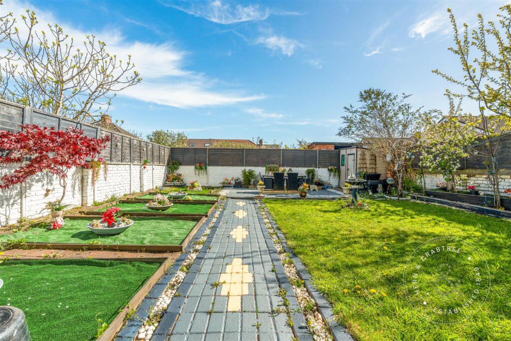 Tyn Y Parc Hern and Crabtree (15)-min.jpg