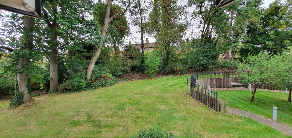 COMMUNAL GARDENS