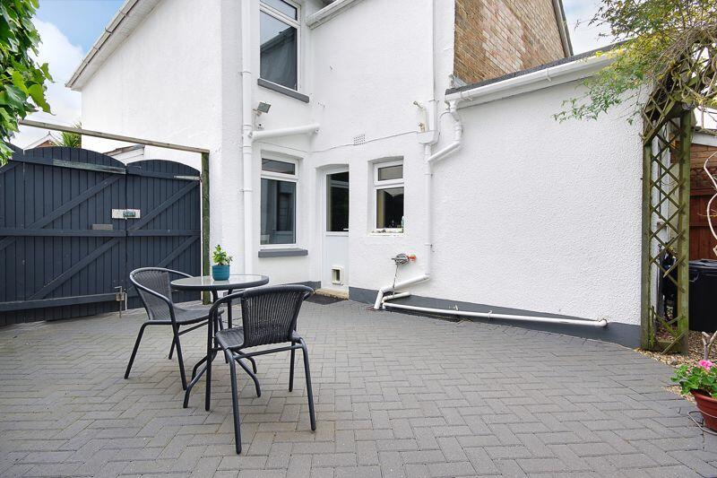 Drive/Courtyard