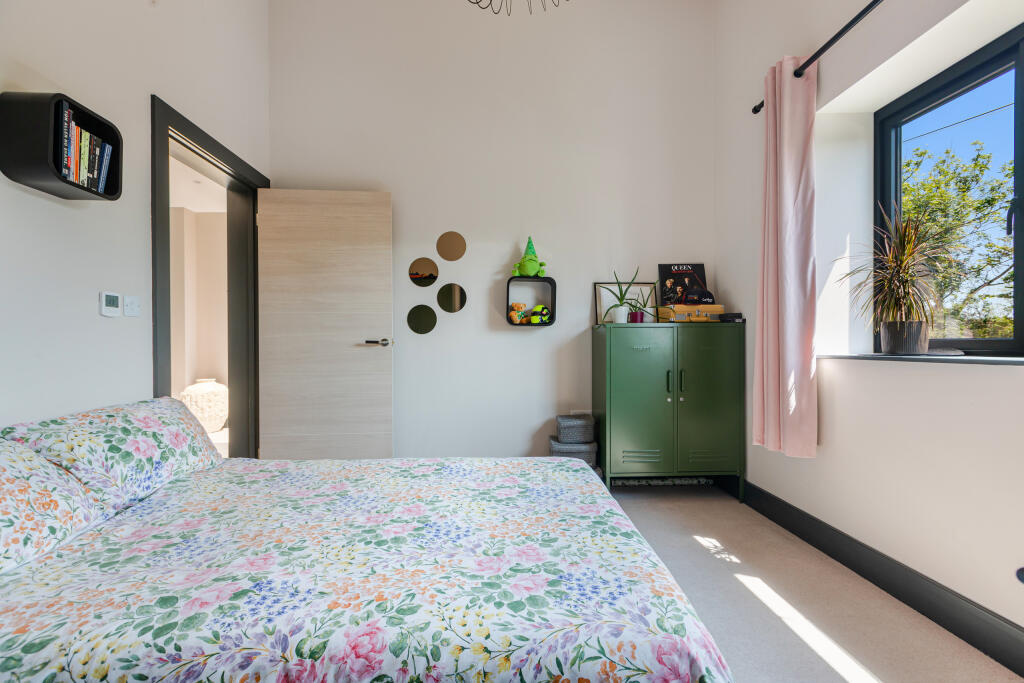 A31 - Brixton, Reeves House - 250618