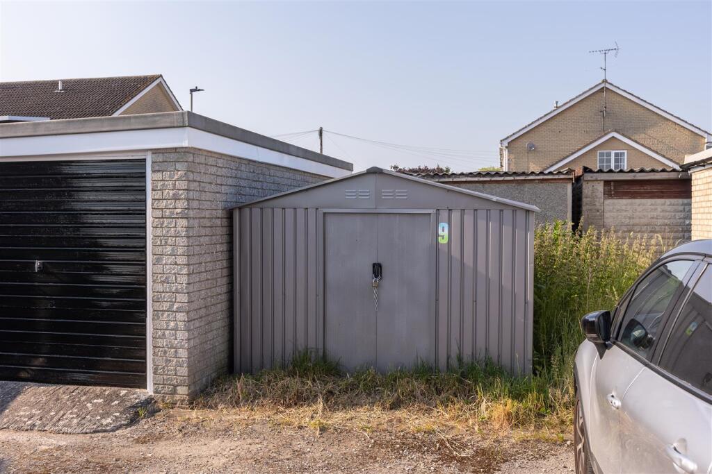 Paddock Close 9 External-6.jpg