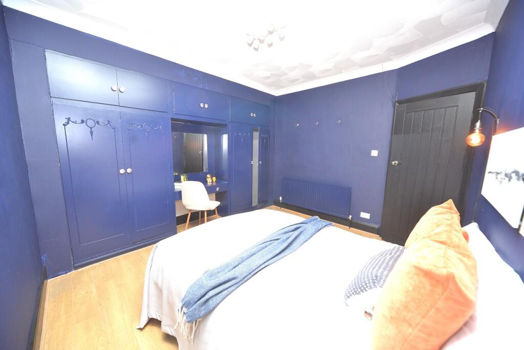 Bed 3 2.JPG