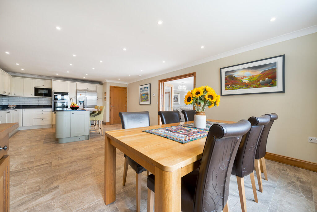 Kitchen/ Dining R...