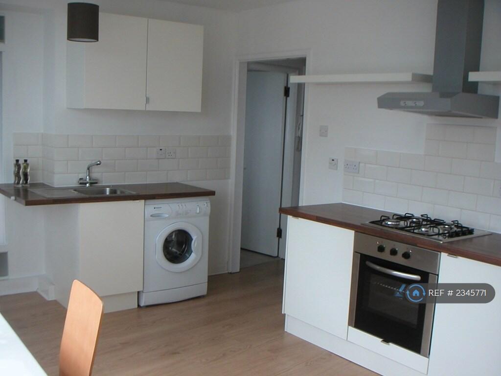 Open Plan Kitchen With Dishwasher