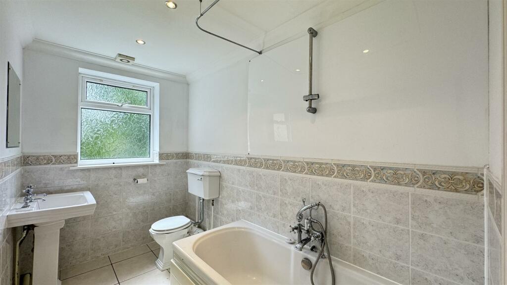 Main Bathroom