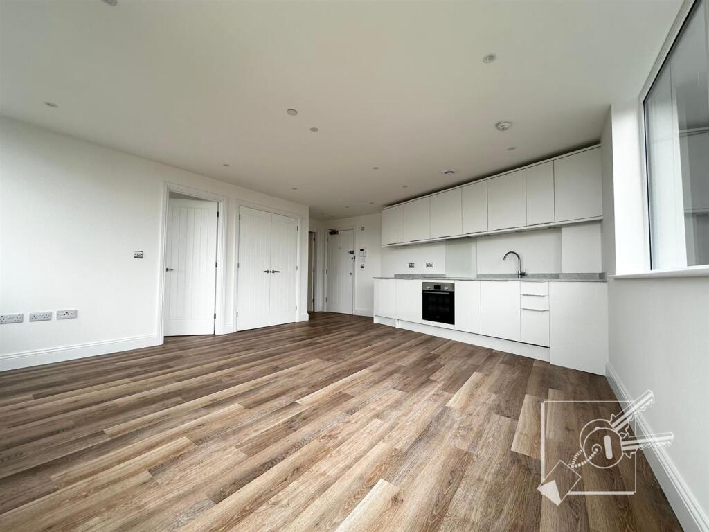 Open Plan Lounge/ Kitchen