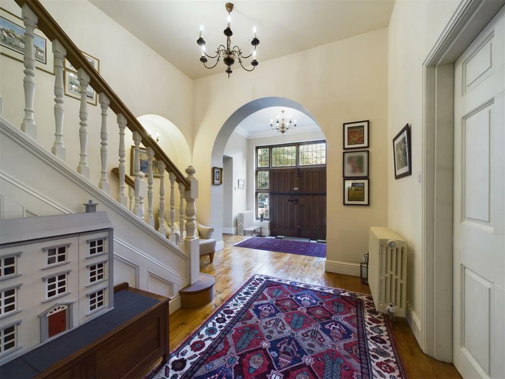 ENTRANCE HALL