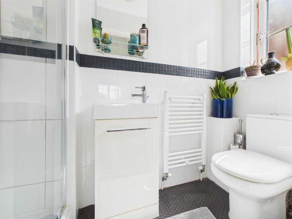 CAM04922G0-PR0028-STILL026