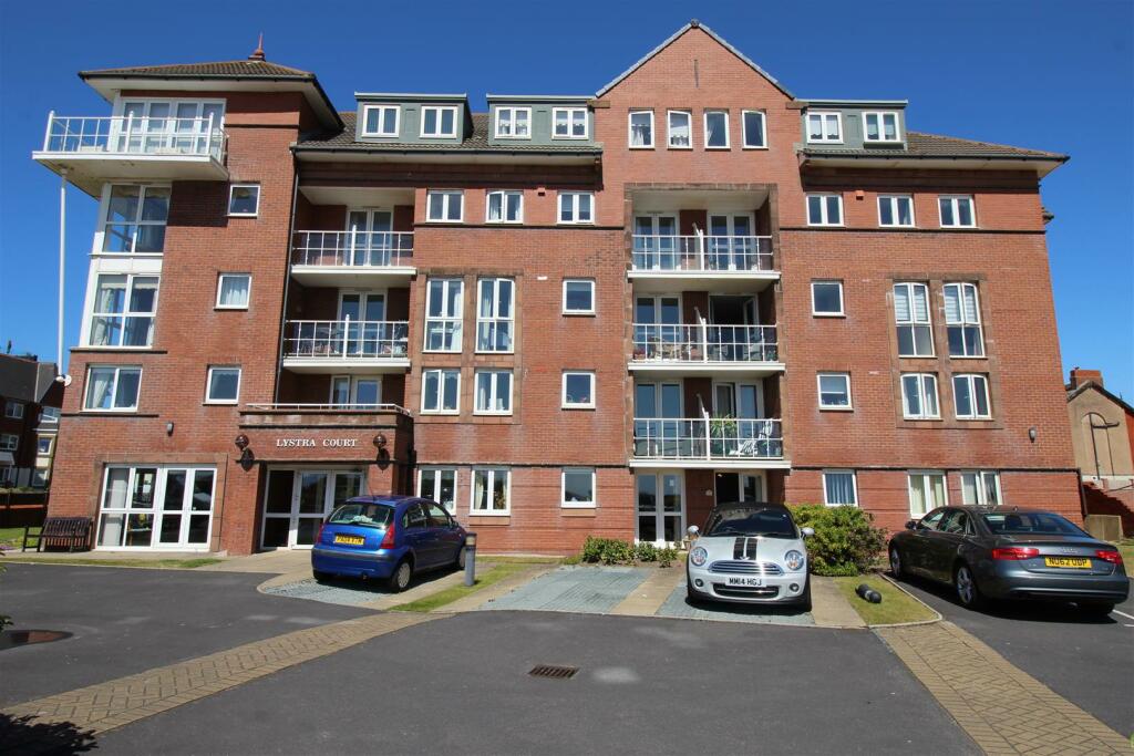 Lystra Court, 17 - Front.JPG