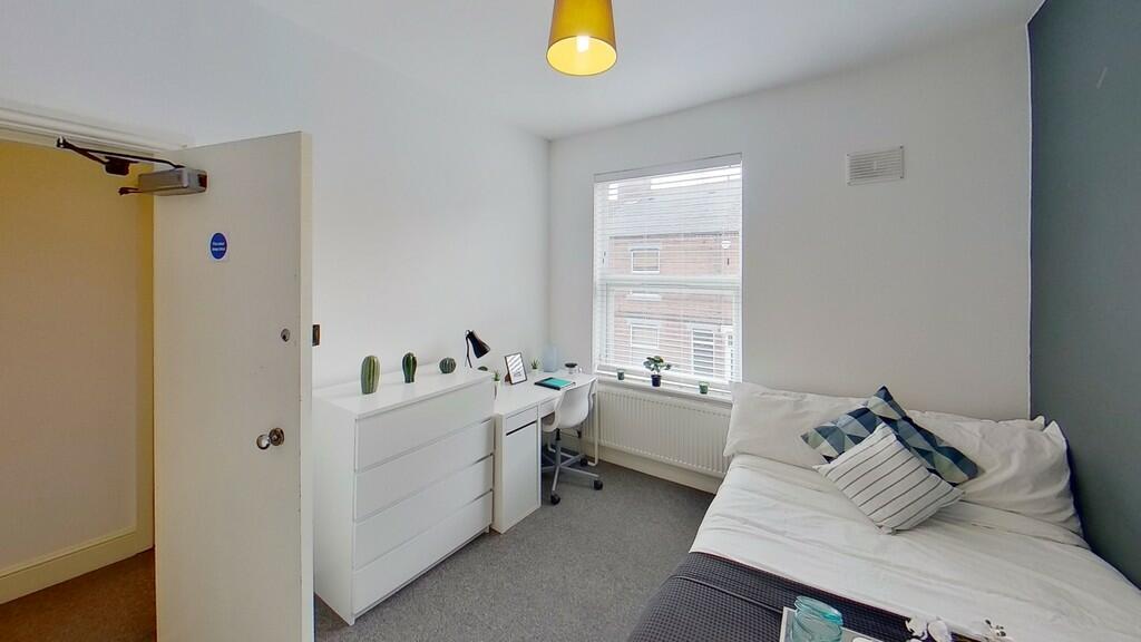 44-Wellington-Str...