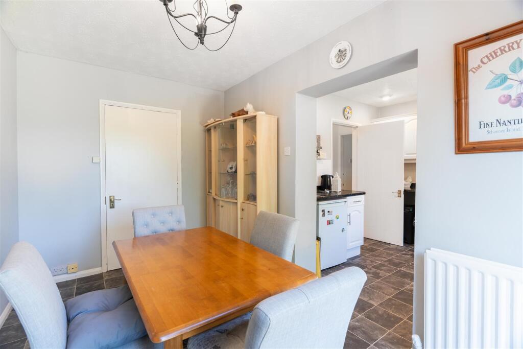 14 Barnside Way-10.jpg