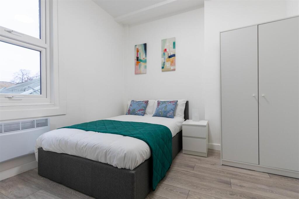 Holloway Road, London, N7