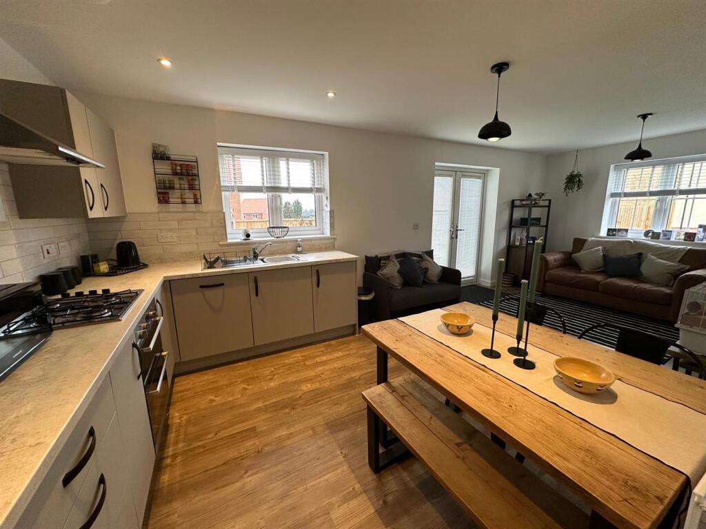 Kitchen/Diner and Family Room
