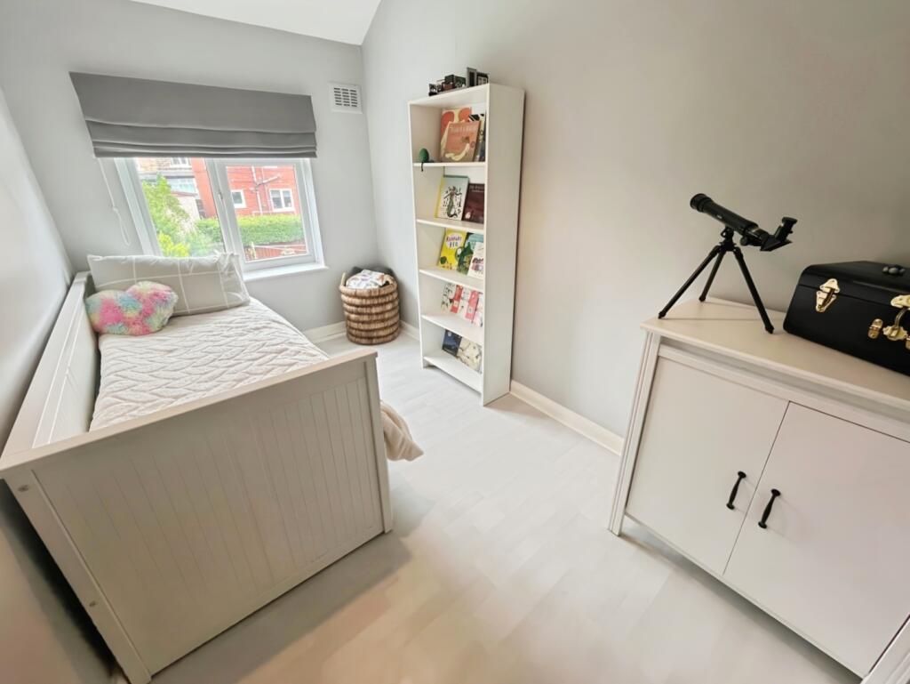 pbox-bedroom-324972.jpg