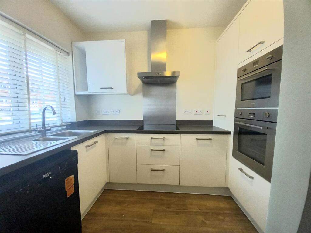 22 Bailey Kitchen.jpg