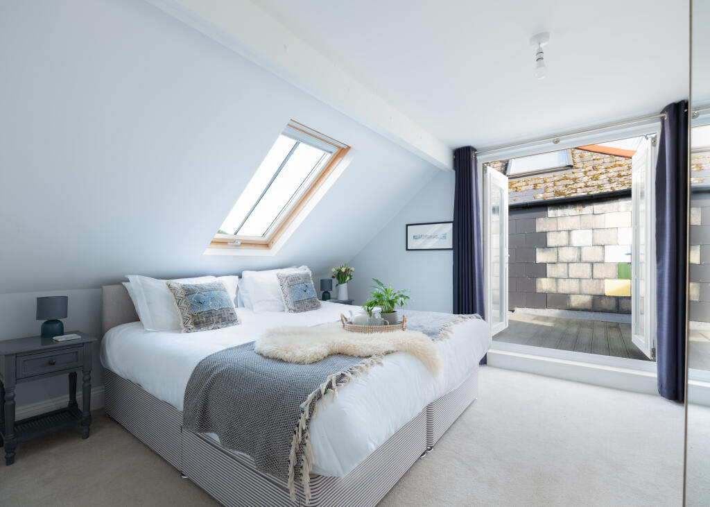 67aa1d57d9f79_Strand House-37