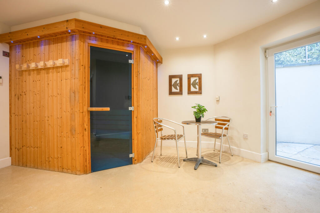 Upper Golf Links Road, Broadstone, Poole, Dorset, BH18