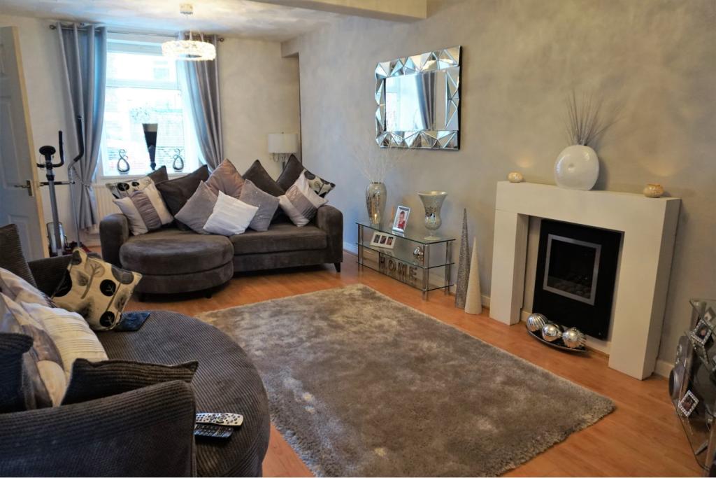 Lounge/Dining Room