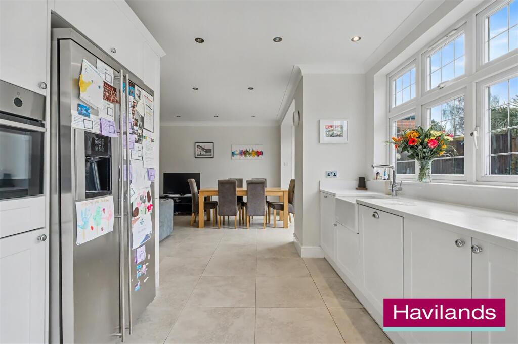 54 Cheyne Walk N21 1DE-5.jpg