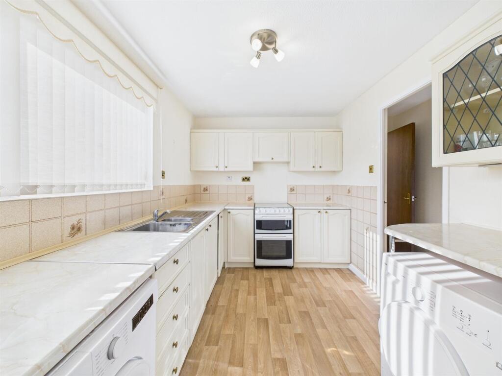 2 The Links Featherstone (9).jpg