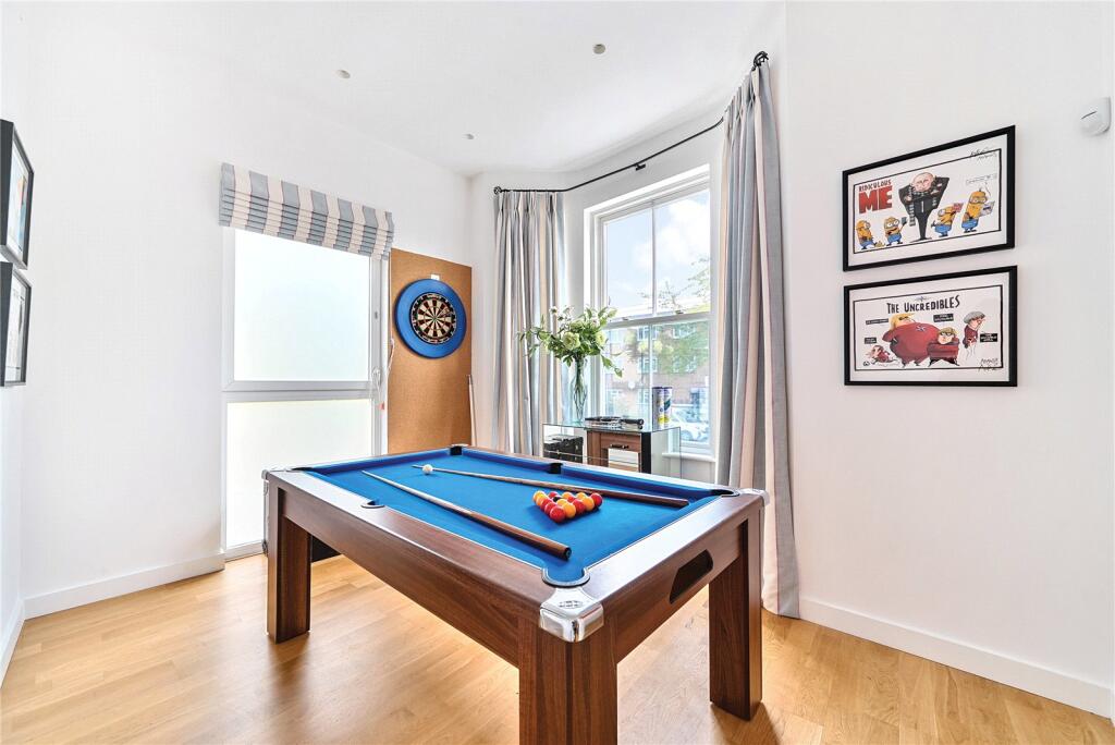 Bedroom/Living Room
