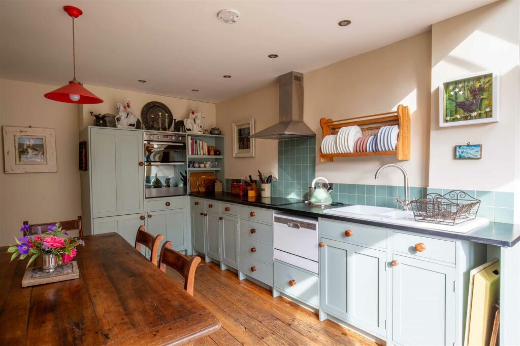 (Web)AveryCottage60-.jpg