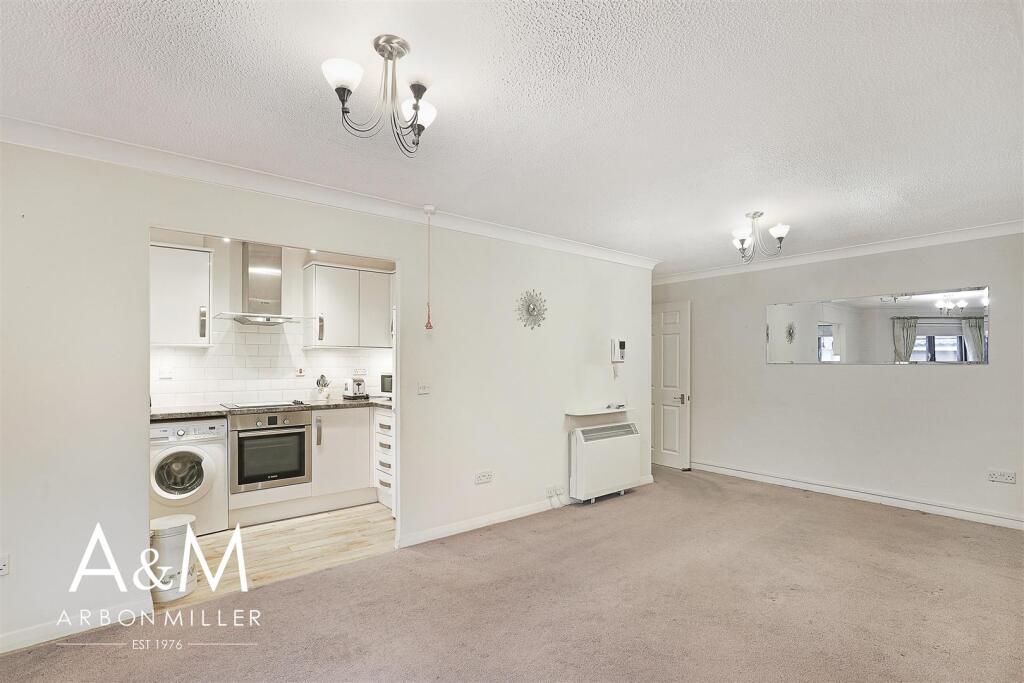 Lounge/Kitchen