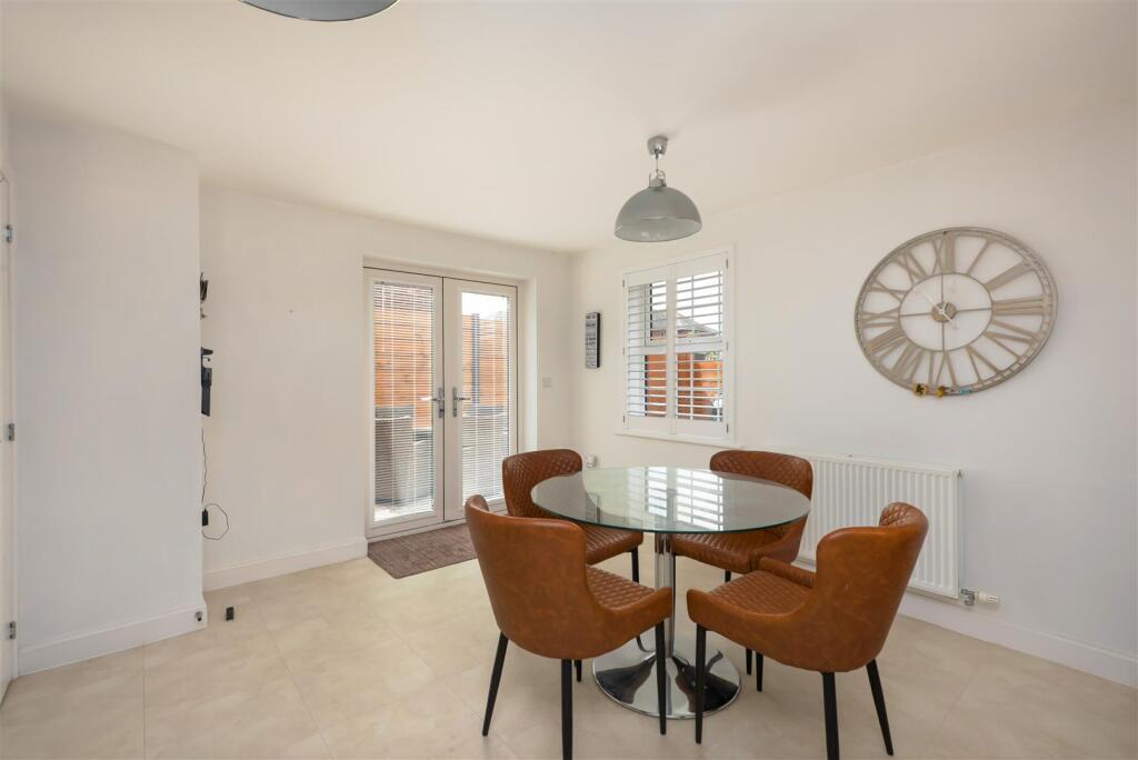 Hobnail Path, Aylesham, Canterbury