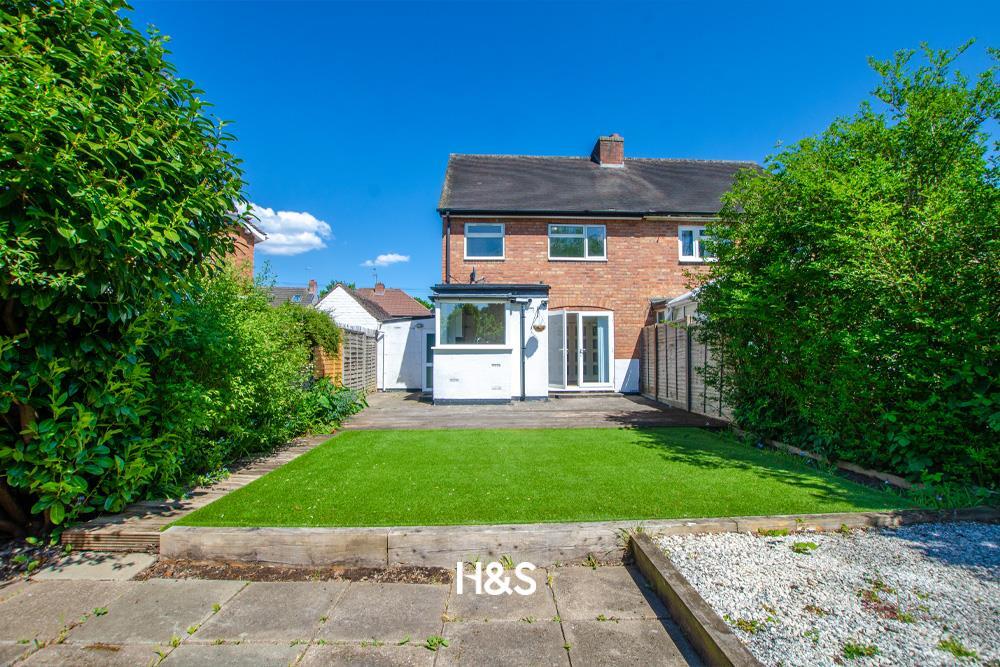 29 Hurdis Road - rear garde..jpg