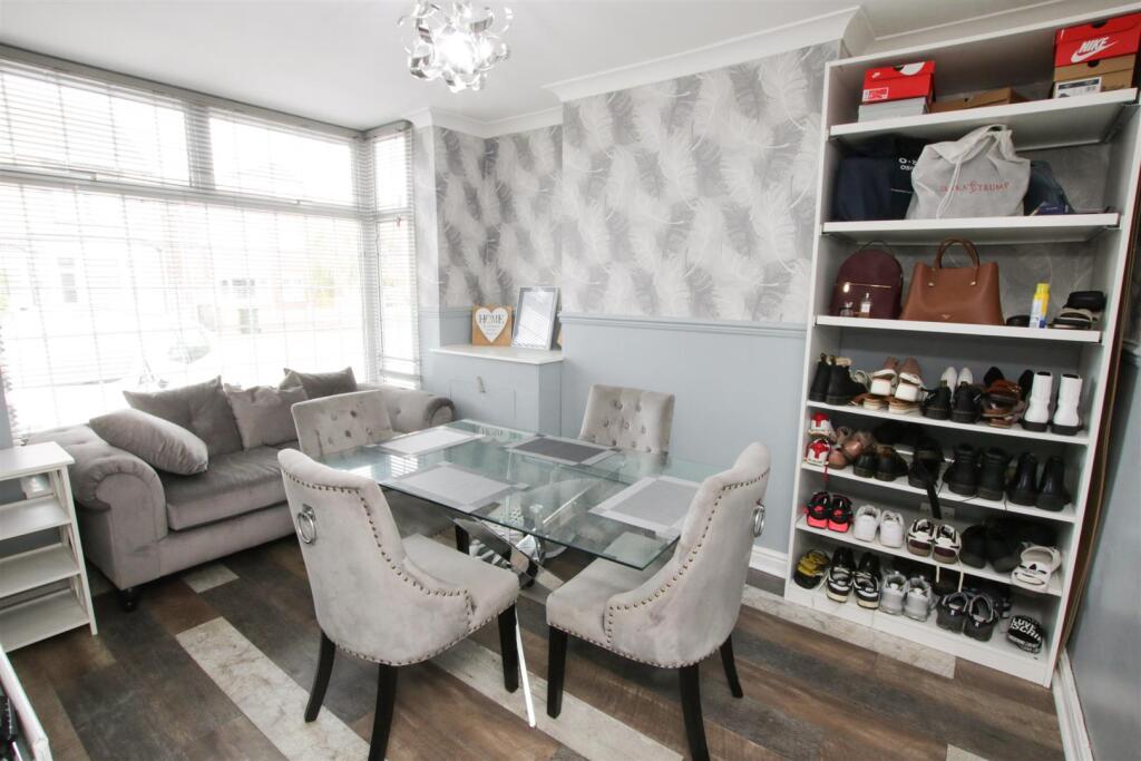 SITTING ROOM