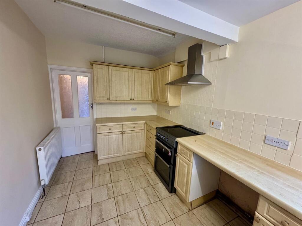 Kitchen 3.jpg