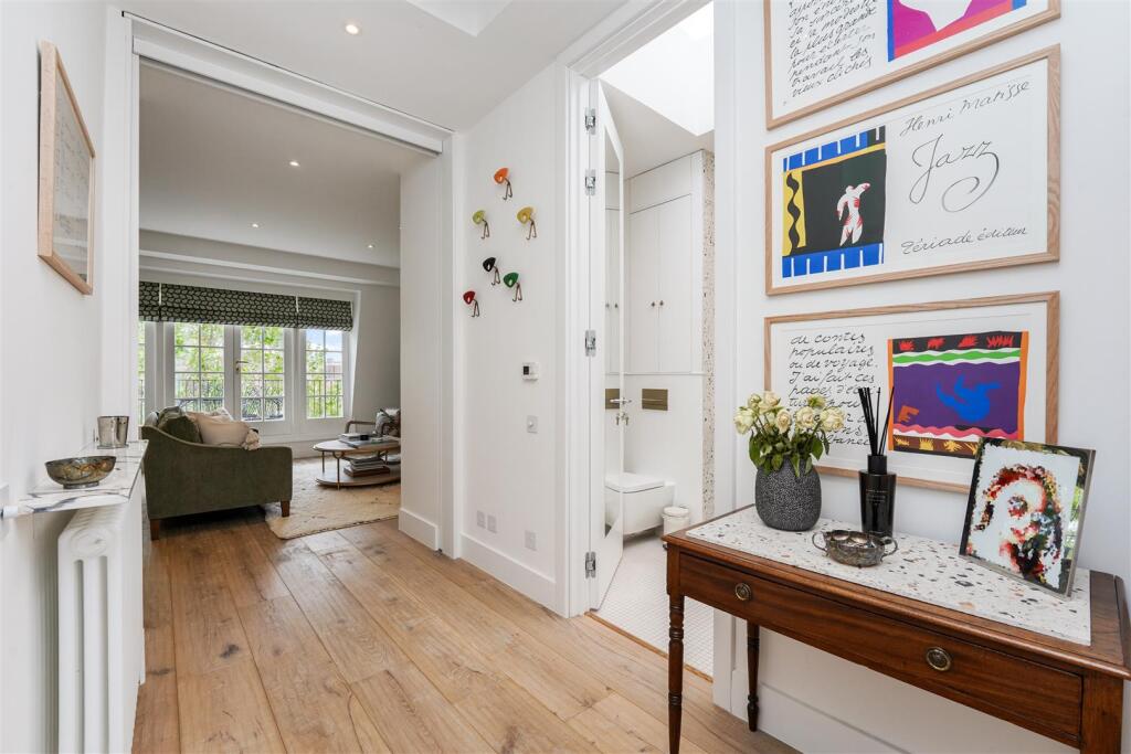 Flat 14, 7 Sloane Court West London (11).jpg