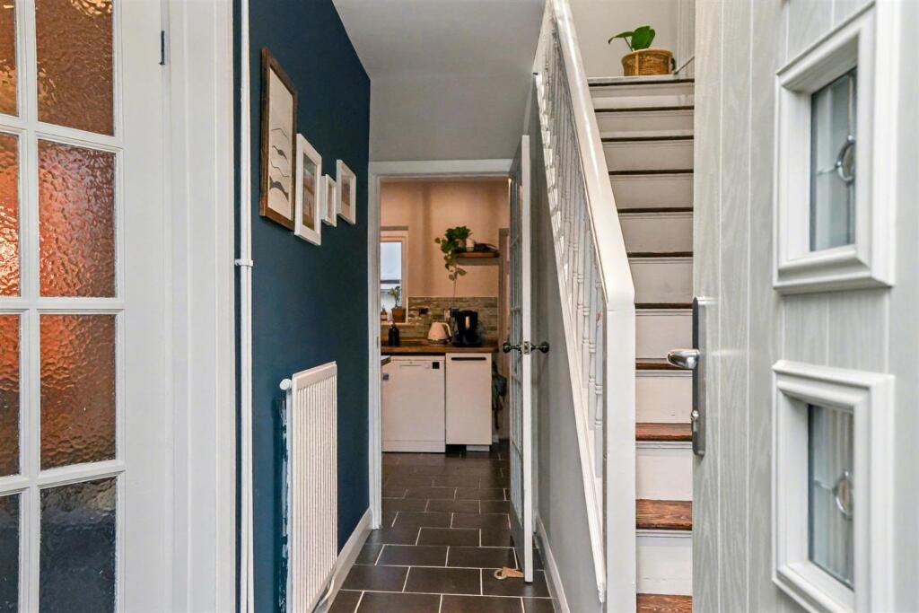 14 England Cresent-9.jpeg