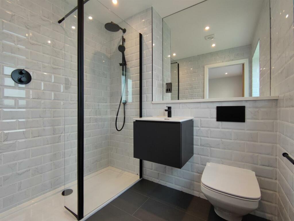 Master En-Suite