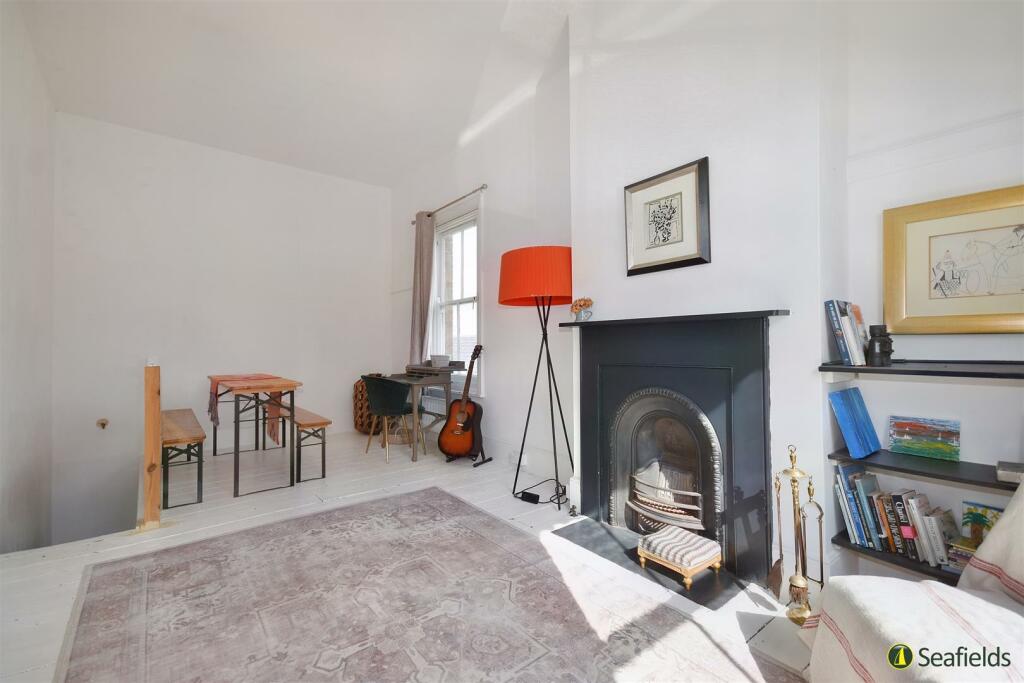 Sitting Room..jpg