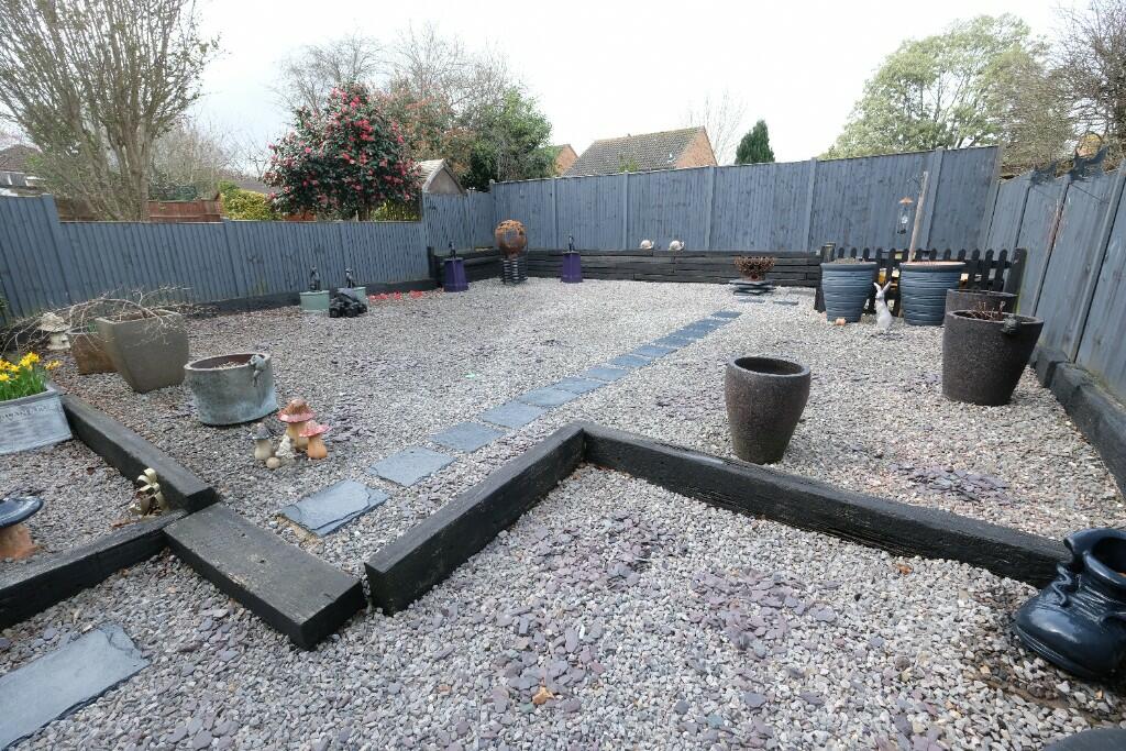 GARDEN 