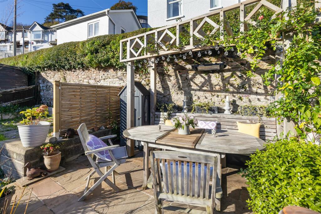 A03 - 37 Ford Valley Dartmouth external - 241115.j