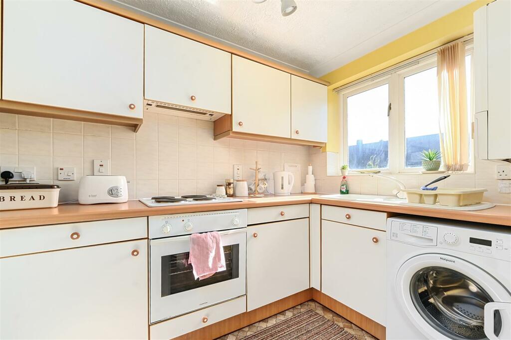 compass court, bn41 (1).jpg