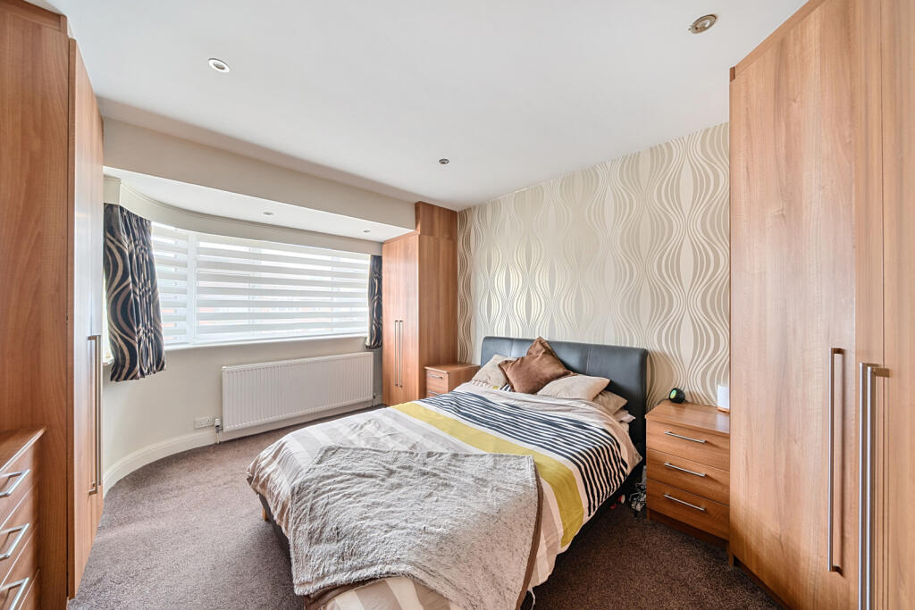 1299605-5-6837403...