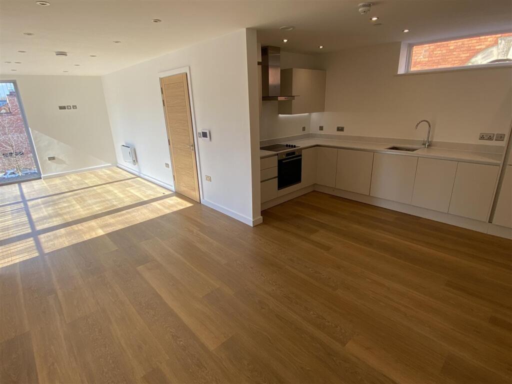 Lounge/Kitchen