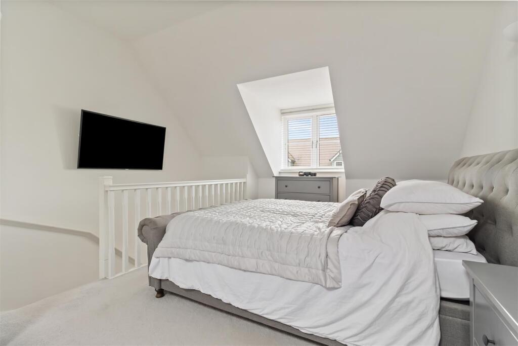 8 Bellflower close-012.jpg