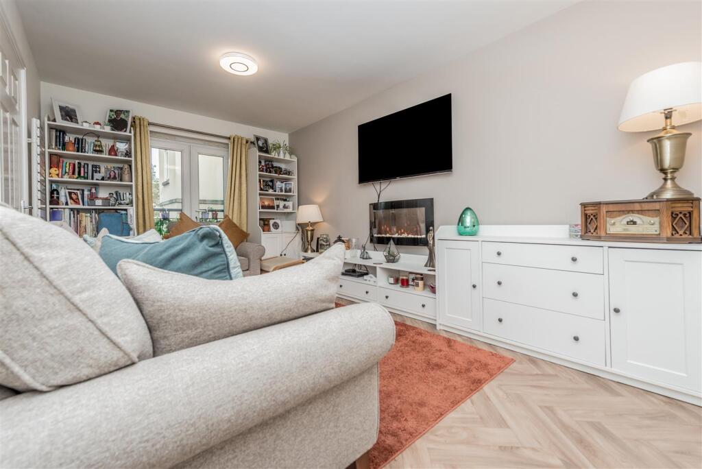 Living Room &amp; Dining Area: