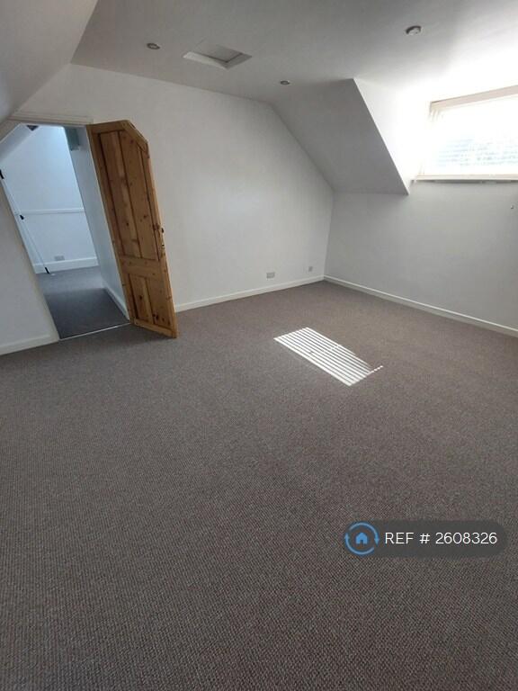 Master Bedroom (Second Floor)