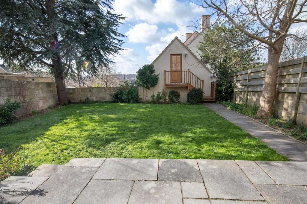 Rear garden looki...