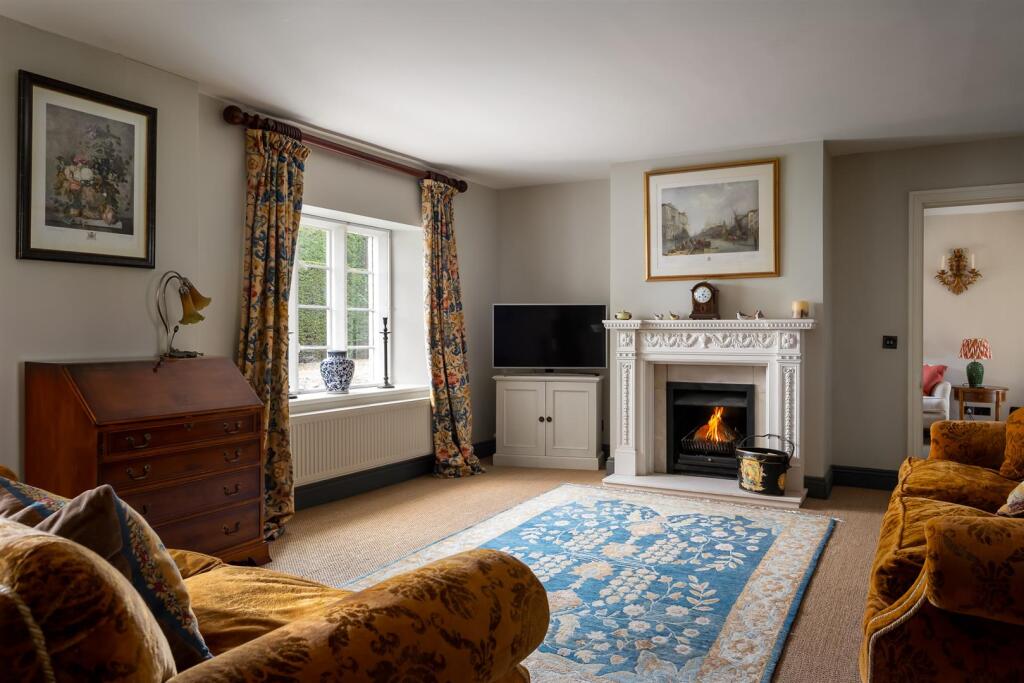 45 - Malt Cottage - GL7 5RY - Web.jpg